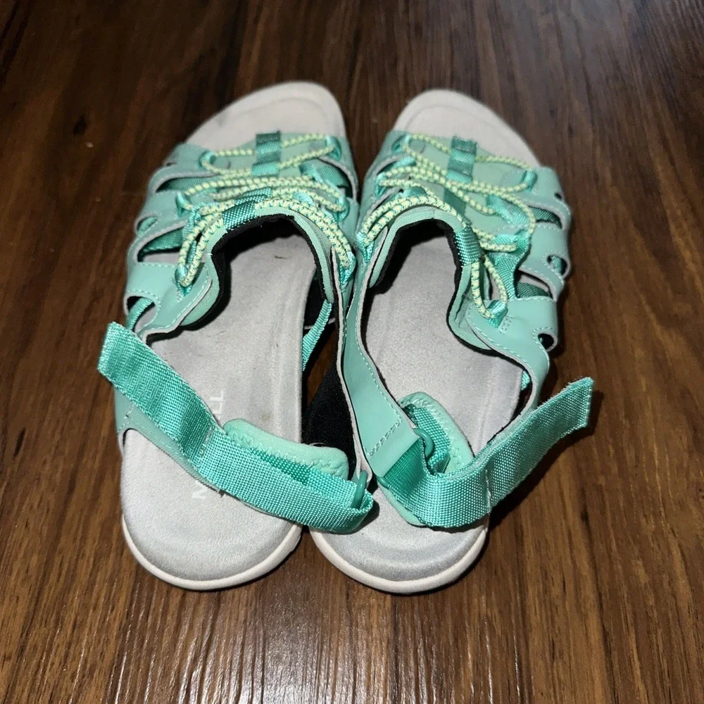 Merrell has small